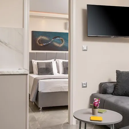 Апартаменты Diamante Del Mar Phaedra Modern Beachfront *