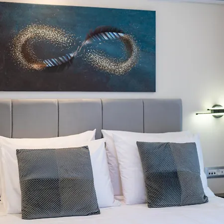 Diamante Del Mar Phaedra Modern Beachfront 아파트 코스 타운